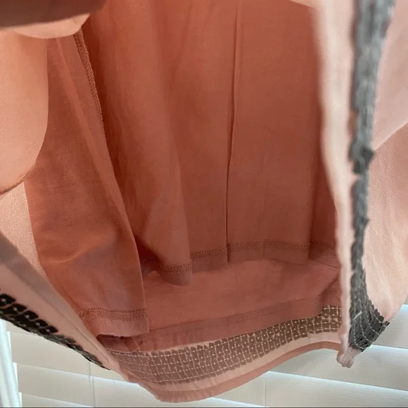 BKE boutique mauve and gold sequin top - Picture 5 of 7